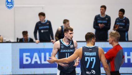 «Динамо-2» празднует победу над «Чебоксарскими Ястребами» в субботнем матче