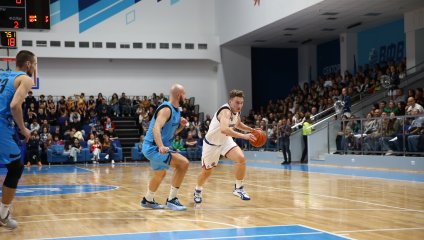 Уфимское  «Динамо» разгромило дома «Новосибирск»