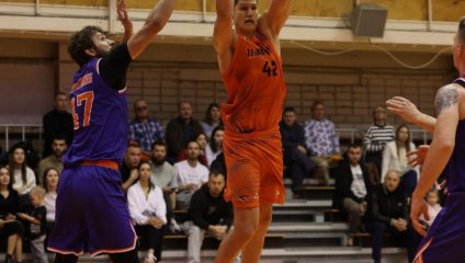 «Темп-СУМЗ» побеждает «Новосибирск», несмотря на упорное сопротивление