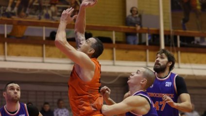 «Темп-СУМЗ» побеждает «Новосибирск», несмотря на упорное сопротивление