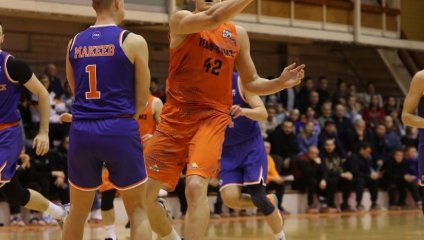 «Темп-СУМЗ» побеждает «Новосибирск», несмотря на упорное сопротивление