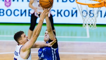 "Новосибирск" уверенно побеждает в первой домашней игре