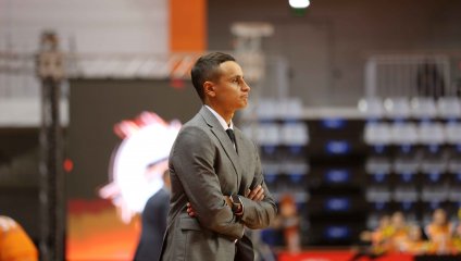 "Надежда" начала новый чемпионат с убедительной победы