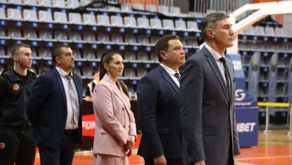 "Надежда" начала новый чемпионат с убедительной победы