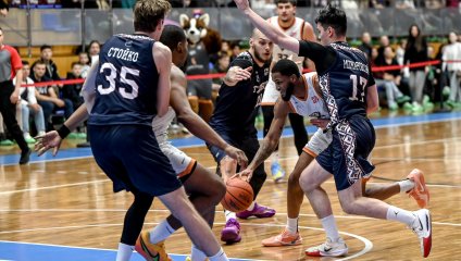 ЧБК продолжает доминировать на домашнем паркете