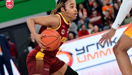 «Лисицы» хладнокровно обыграли «Надежду» в Екатеринбурге