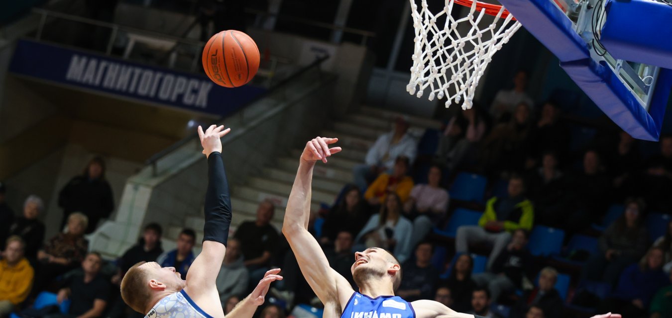 «Металлург» включился в концовке, но «Динамо» не упустило победу