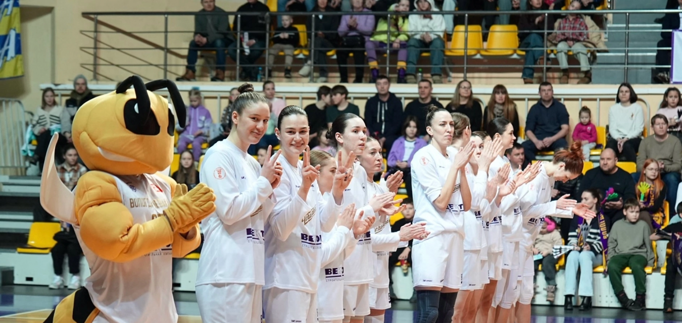 «Чеваката» одержала уверенную победу над «Казаночкой» в первом домашнем матче