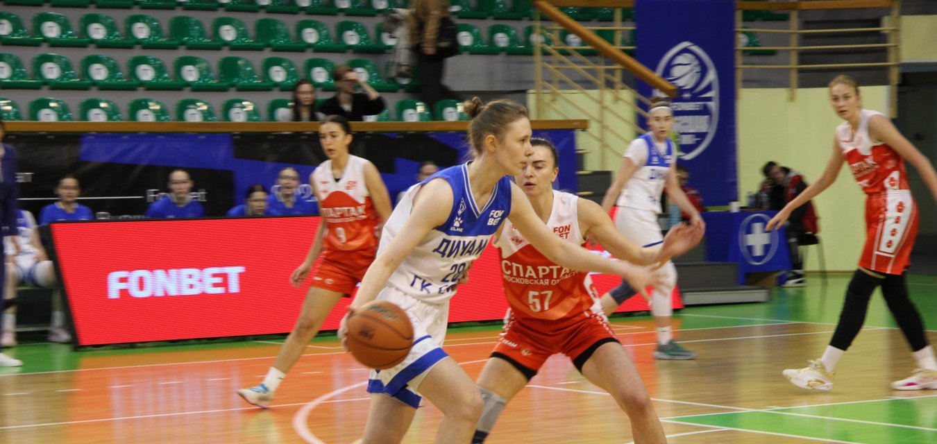 «Спартак» побеждает в Новосибирске