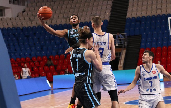 Динамовское дерби завершилось победой дальневосточников