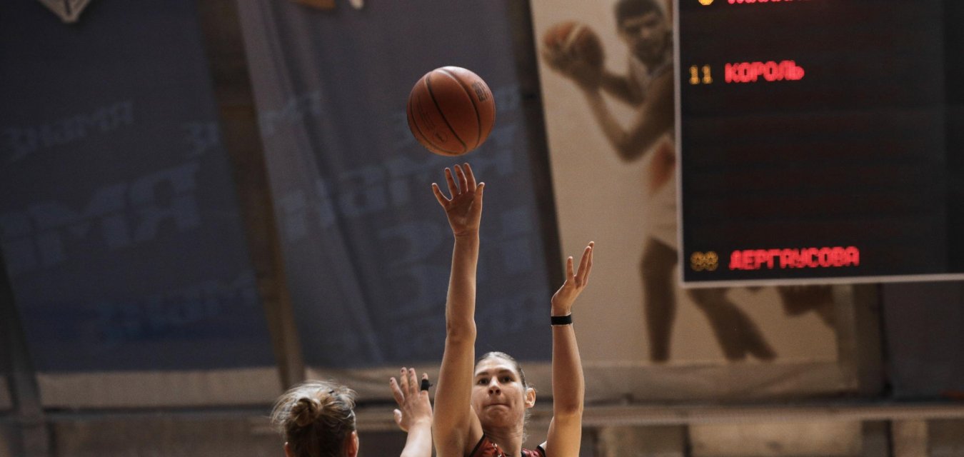 Челябинская «Славянка-ЧКПЗ» укрепляет лидерство, обыгрывая ногинский «Спартак»