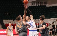 Грозненскому «Динамо» не удалось обыграть лидера чемпионата