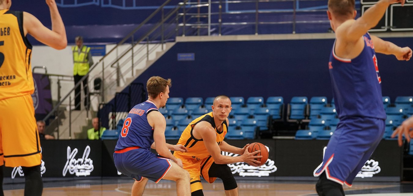 «Химки» в концовке оказались сильнее «Новосибирска»