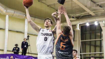 «Тамбов» сенсационно обыгрывает лидера чемпионата