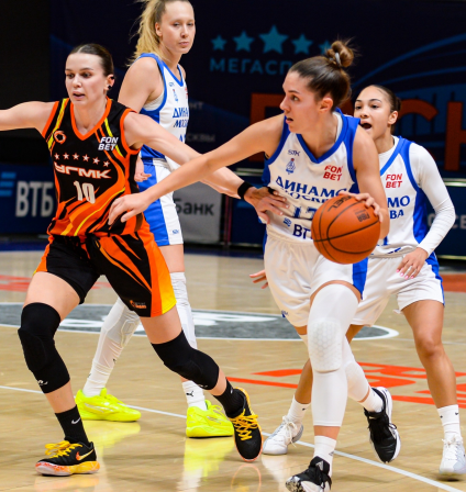 Московское «Динамо» дало бой УГМК