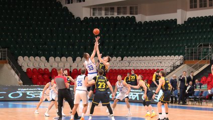 Противостояние двух лидеров завершилось победой "Химок"