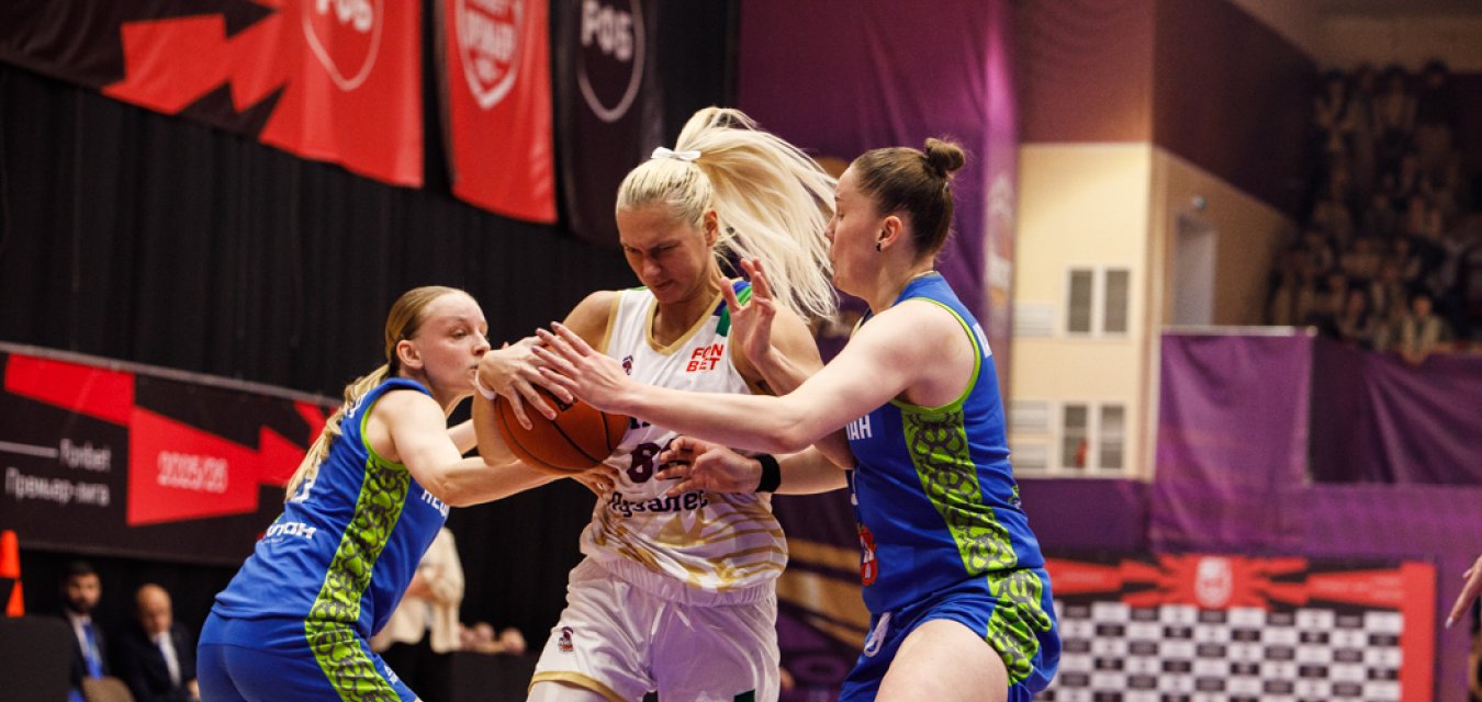 "НИКА-Лузалес" дома справилась с гостями из Омска