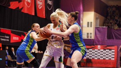 "НИКА-Лузалес" дома справилась с гостями из Омска