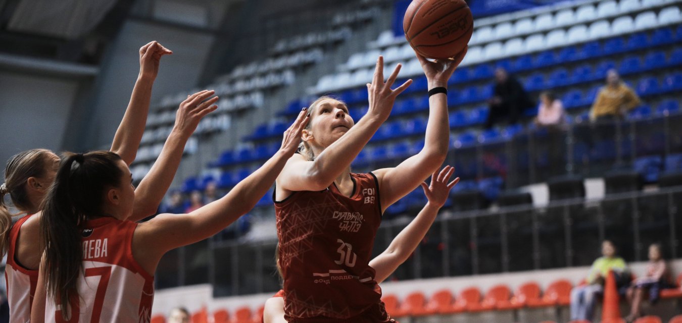 «Славянка-ЧКПЗ» вновь одерживает победу над «Спартаком» в напряженном противостоянии