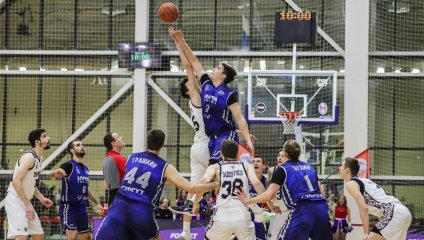 "Тамбов" в напряженном матче уступает дома